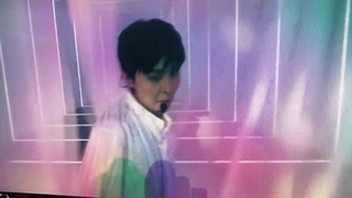 اجرای آهنگ Serenity از آلبوم سولوی شیومین !!!!! Exo Xiumin on Xiuweet time