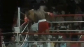 شاهکاری از پادشاه بوکس ؛ محمدعلی کلی :)