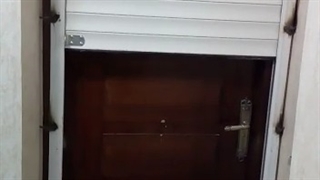 فیلم نصب کرکره برقی بدون صدا حفاظ درب ورودی آپارتمان