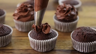 طرز تهیه و دستور پخت کاپ کیک شکلاتی - غذاپز