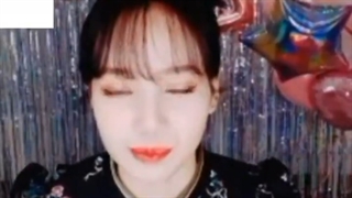 لیسا در فن ساین اخیرش تأیید کرد که سولوش بزودی منتشر میشه + کپ