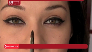 آموزش آرایش کامل صورت _ نحوه استفاده از براش برای کشیدن خط چشم