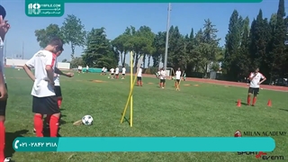 آموزش فوتبال به کودکان - تمرین پاسکاری و جابجایی در زمین