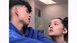 قفلی زدن دخترا