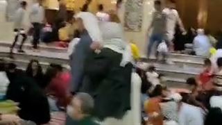 افطار در حرم آقا امام حسین (ع) بدون ماسک! و البته بدون تلفات! وقتش نشده به معجزه ایمان بیاریم؟