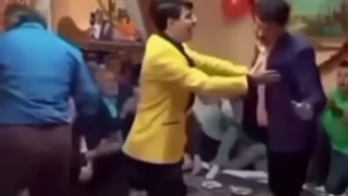 اکسوالز وقتی یکی لاوشات پلی میکنه