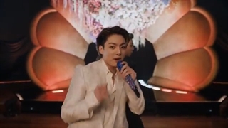 اجرای اهنگ'Dynamite' در  گرمی