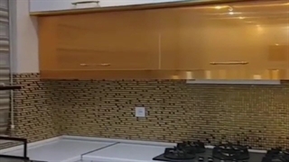 کاشی بین کابینتی