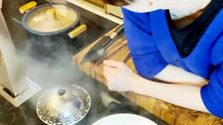 لایو آشپزی بم بم در چنل سولوی بم بم + زیرنویس فارسی آنلاین