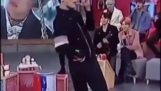 تقلید بی تی اس از رقص دخترا 