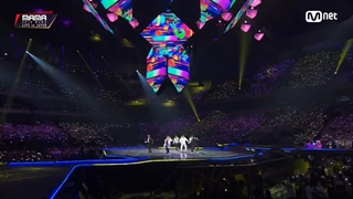 اجرای اهنگ anpanman از btsدر مراسم mama