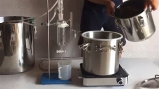 دستگاه اسانس گیری