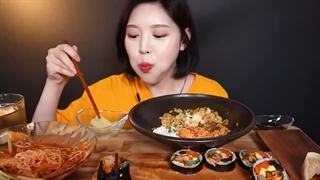 اسمرفود/خوردن نودل/برنج/سوشی