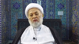 لماذا یصلی الله وملائکته على النبی ص وآله ع؟ ما معنى هذه الصلاة وغایاتها وما یترتب علیها؟