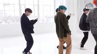 تمرین دنس "Boy with luv" بی تی اس (방탄소년단)