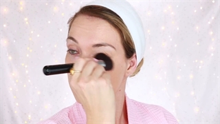 چگونه همانند سلبریتی ها آرایشی ثابت و بدون نقص داشته باشیم