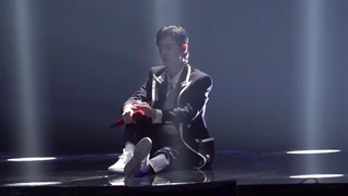 آهنگ (بگذار کنار تو بمانم) از Xiao Zhan 2021