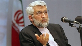 جلیلی: آقای همتی می‌خواهد کشور را با نمایش اراده کند