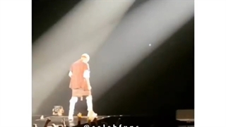 سوتی های روی صحنه._.XD