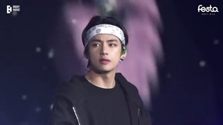 اجرای آهنگ Mikrokosmos در کنسرت Speak yourself در سئول