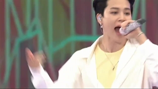 بی تی اس - اجرای "Dynamite " - کنسرت دیروز