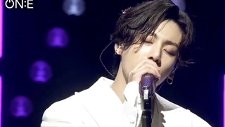 اجرای آهنگ "zero o'clock" بی تی اس