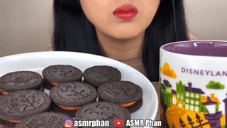 ASMR EATING SOUNDS!!