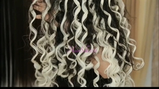 موی فرفری سفید