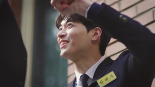 سریال انجا که چشمانت درنگ میکند قسمت اول