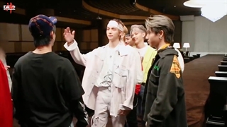 پشت صحنه موزیک ویدیو "Gods Menu"استری کیدز با زیرنویس انلاین فارسی