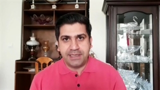 فقط عاشق کارشه به احساس من توجهی نمیکنه