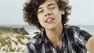 موزیک ویدیوی What Makes You Beautiful از One Direction