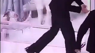 کوکی خودش درد کشیدست بخاطر همین کمک کرد تا کس دیگه ای نیفته