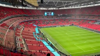 پخش آهنگ باتر بی تی اس در استادیوم ومبلی لندن برای یورو۲۰۲۱