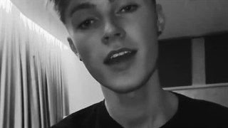 I'm so tired of love songs♡