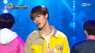 کنسرت استرو در سال2016(سالی که به طور رسمی گروه شکل گرفت)...فقط سانها که اینجا 15سالشه و راکی16سالشه:))