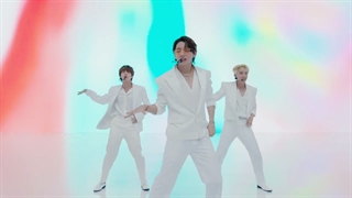 (اجرای آهنگ Butter از BTS)