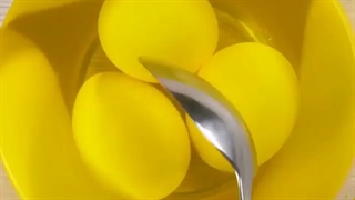 تخم مرغ به روش ایموجی