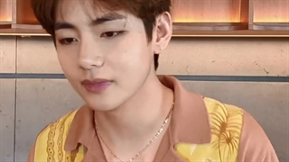 Taehyung on VLive♡{김태형}