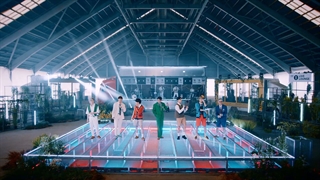 اجرای Dynamite بی تی اس در BBC Radio1Live Lounge