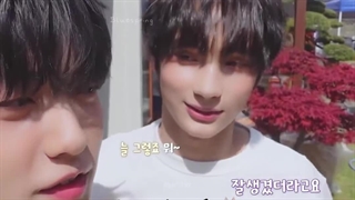 از بس از همدیگه تعریف میکنن ، این چیزا براشون عادیه !:خنده: