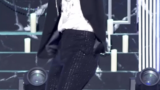 فنکم دی او برای اجرای cream soda در موزیک کر