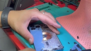 نحوه تعویض درب پشت آیفون