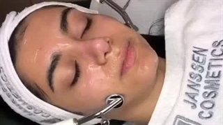 مراقبت و زیبایی پوست سپیده ذبیحی در جویبار مازندران اکستنشن تاج دندان