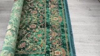 فرش طرح دستباف 1200 شانه رنگ سبز با گل‌های افشان و زیبا