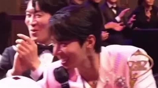 یک خدا زده ای میگه بازیگرا نمیتونن بخونن مطمئنی