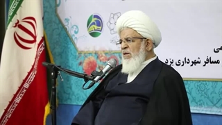 دیدار شهردار، رئیس شورای اسلامی شهر و مدیران سازمان حمل و نقل بار و مسافر شهرداری با نماینده ولی فقیه در استان و امام جمعه یزد