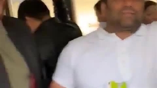 چند توریست ایرانی در اتوبوس چینیا :)