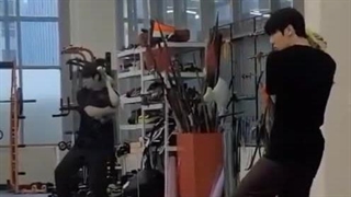 تمرینای هوانگ مینهیون برای سکانس نانچیکو بازی در گروه مطالعه