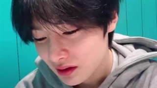 کامنت: ”دارم زمان سختی رو میگذرونم، لطفا بهم دلداری بده”